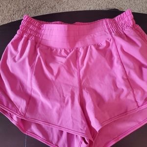 Lululemon Hotty Hot High-Rise Lined Short sz 8